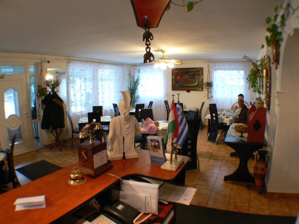 Hotel Olympos Panzio à Budaörs Extérieur photo